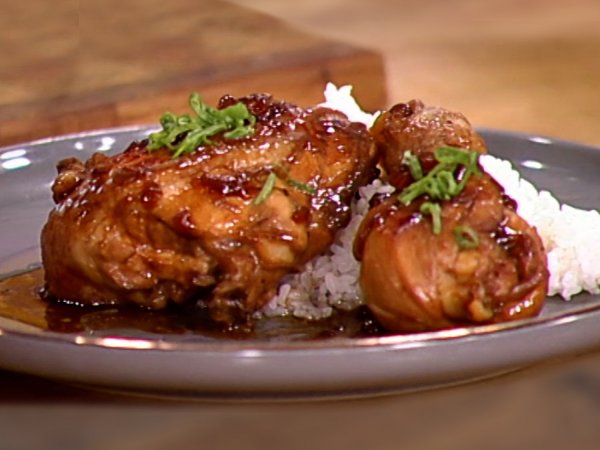 Φιλιππινέζικο κοτόπουλο Adobo