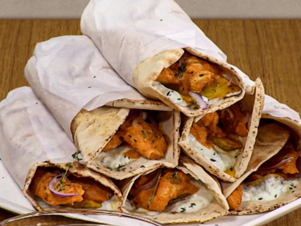 Τυλιχτό με αράβικη πίτα και butter chicken